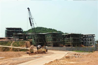 中信地產在博鰲毀林建別墅