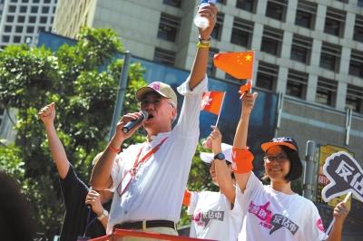 香港19.3萬人舉行大游行保普選 遭激進分子挑釁