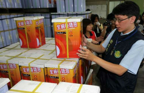 臺灣查獲地溝油工廠 逾200噸已流入市場