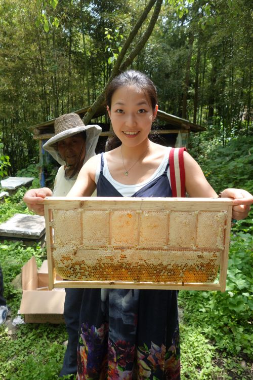 8位生態(tài)角色代表-敲鐘人-資料_20140919阿里巴巴紐交所上市敲鐘人-王淑娟(電商服務(wù)商)