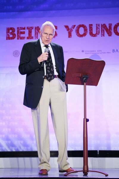 2006年諾貝爾經(jīng)濟(jì)學(xué)獎(jiǎng)得主埃德蒙德-菲爾普斯稱中國將在創(chuàng)新之路上趕超美國。