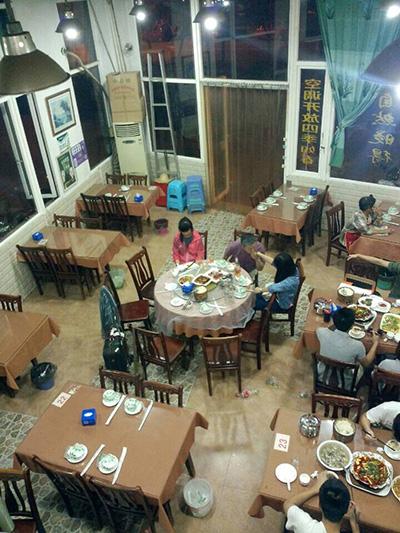 四川美院副教授被指在飯館強吻兩名年輕女子