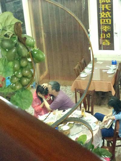 四川美院副教授被指在飯館強吻兩名年輕女子