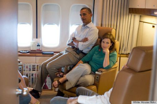 1、當他在快餐店伸出大長手越過玻璃罩點餐時