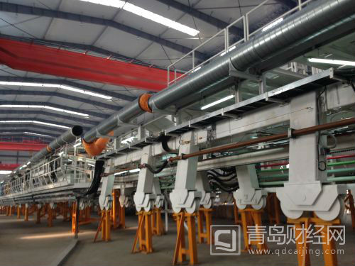 &ldquo;車頭&rdquo;后的拼裝系統(tǒng)可在機體撐靴前進(jìn)的同時安全、穩(wěn)定和快速地拼裝管片，使貫龍?zhí)柕靡?ldquo;邊開路邊鋪管&rdquo;