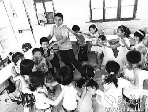 駱群曙在大別山支教 (受訪者供圖)