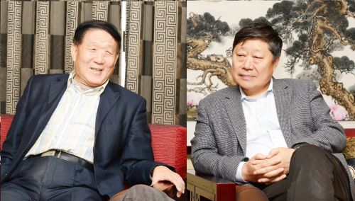 張瑞敏（右）與管益忻