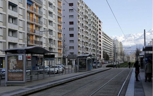 到明年4月止,該市現有的326個商業廣告牌將被摘下。