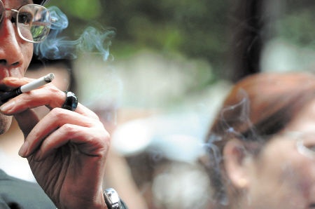 我國擬全面禁止吸煙鏡頭 影視劇播放可罰3萬