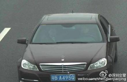 肇事司機系90后女孩 目擊者稱一整排人直接被撞飛