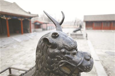 犄角被折斷的銅麒麟