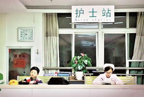 圖文：10歲男孩帶奶奶千里求醫