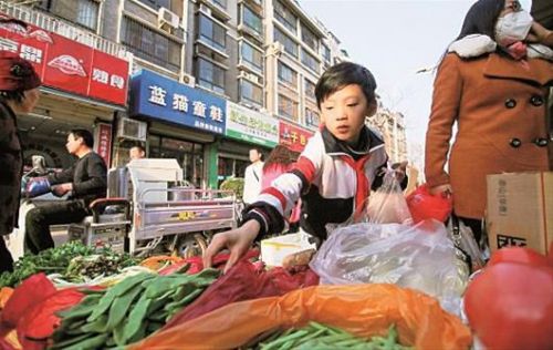 圖文：10歲男孩帶奶奶千里求醫