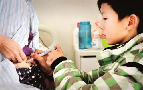 圖文：10歲男孩帶奶奶千里求醫