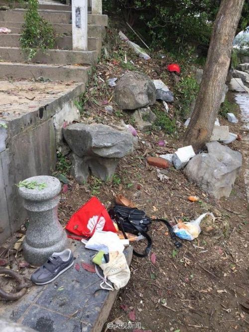 廣西桂林疊彩山景區8名游客被落石砸中 4死4傷