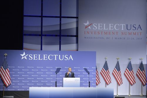在美国马里兰州，美国总统奥巴马在第二届&ldquo;选择美国投资峰会&rdquo;上讲话。