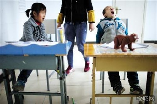 艾滋男童赴山西就學(xué)