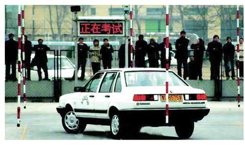 公車改革催生官員學車熱 任性開車屢考不過