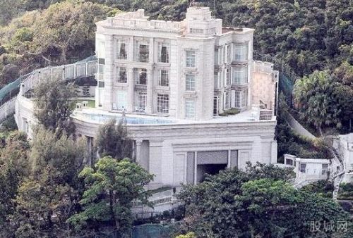 男子爬入李嘉誠住宅