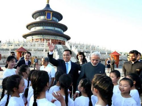 李克強與莫迪在天壇自拍