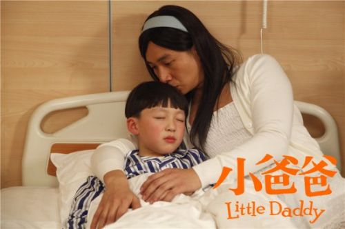 余夏帶孩子喝啤酒吃烤串，導致孩子宿醉