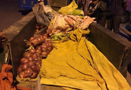 鄭州：菜農2400多元被偷 身無分文下跪求助