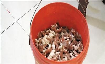 市民買回幾十斤豬肉做香腸 夜里卻見它發藍光