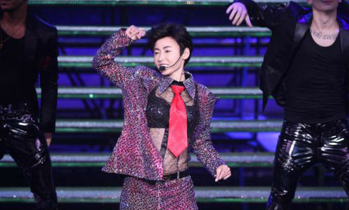 14844181_640x1200_281