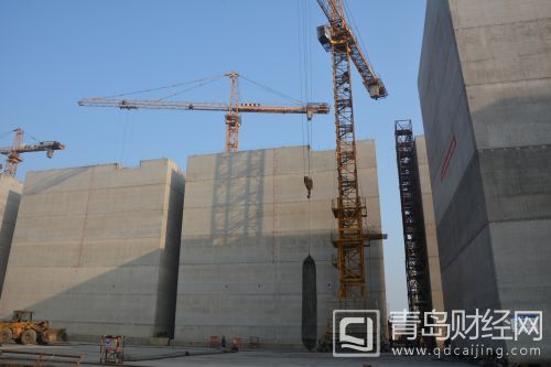 6616.5噸超大型沉箱（劉華鋒 攝）