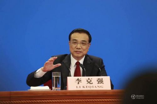 李克強:確實有個別地方發生養老金發放困難問題