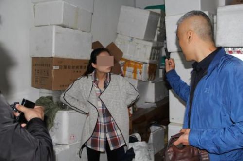 警方抓捕龐某衛女兒孫某現場