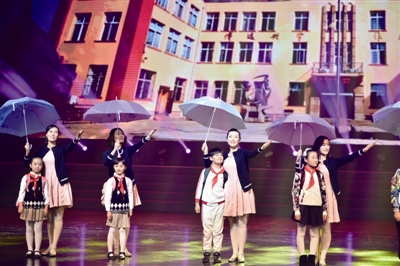 160412青岛日报2016年1月6日全国第五届中小学生艺术展演活动倒计时100天动员大会暨2015年青岛市中小学生艺术教育成果汇报演出