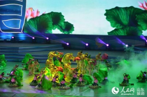 160412人民网开幕式分为“旭日”、“同行”、“成长”三个篇章