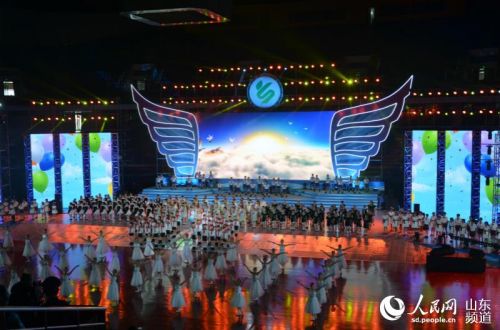 160412人民网云集岛城65所学校的3900余名师生现场展演