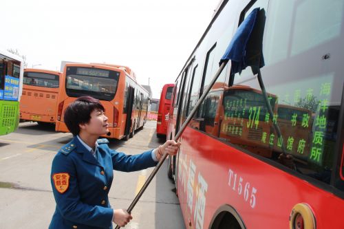 5000余輛公交車每天節(jié)水約150噸