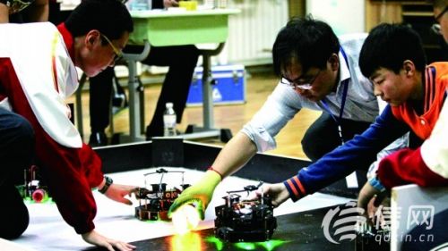 市中小学机器人竞赛昨开幕