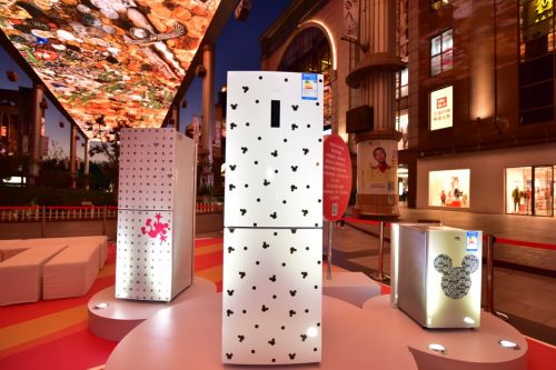 新聞配圖_&ldquo;迪士尼效應&rdquo;引爆個性化定制 &ldquo;最貴周邊&rdquo;致敬米奇_2