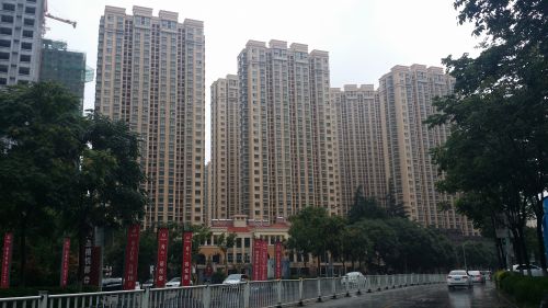 金華路沿線高樓林立