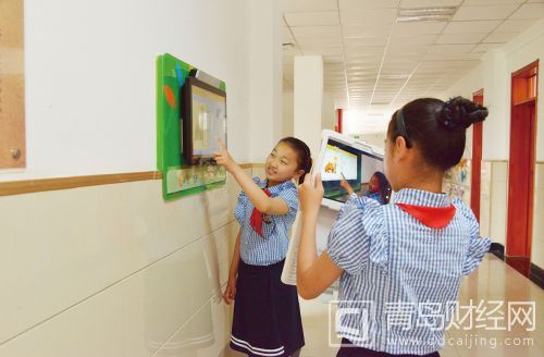 创新型地提出第五大板块：科教文化系统（SI)应用于智慧校园建设