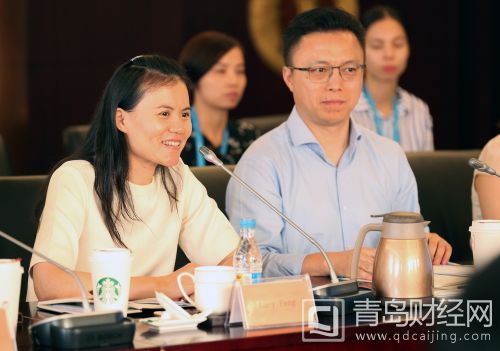 2016年8月,彭蕾和井賢棟在一次公開會議上