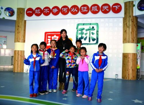 专访青岛汾阳路小学校长袁玲 小乒乓打出大世界乒乓精神融入26门课程