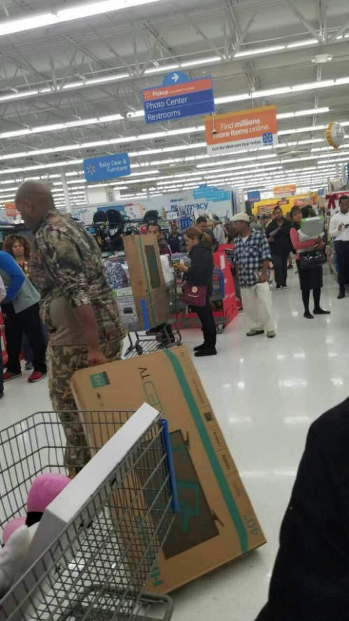 30萬海信電視美國黑五被秒搶361