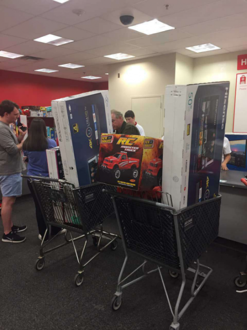 30萬海信電視美國黑五被秒搶372