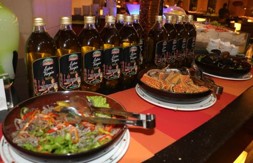 各種美食。04