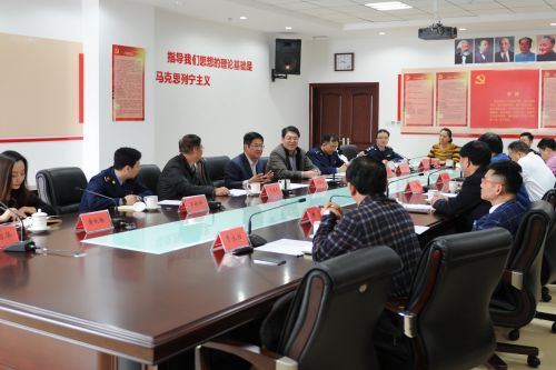 2016年3月，青島市工商局組織召開民營(yíng)企業(yè)商會(huì)協(xié)會(huì)座談會(huì)。