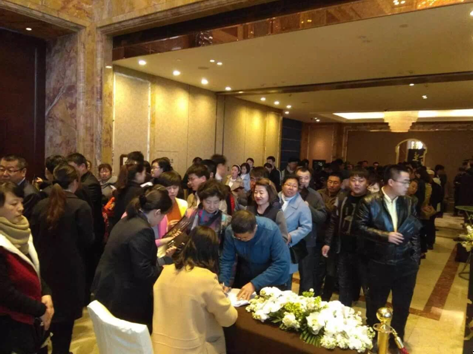 來訪者排隊簽到