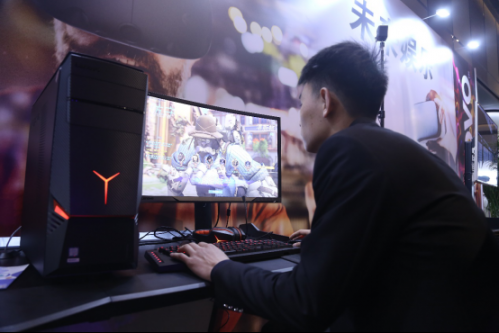 【網(wǎng)絡(luò)新聞稿】聯(lián)想創(chuàng)新科技大會(huì)·青島峰會(huì)2017.04.13 (1)874