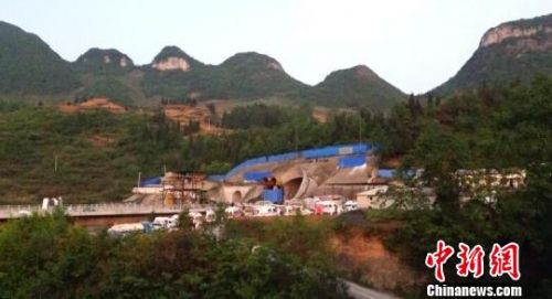 圖為救援現場視頻截圖。　張偉　攝