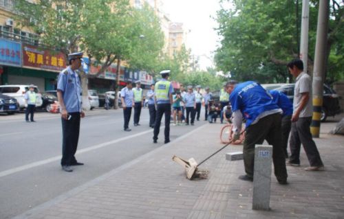 170713 市北區(qū)綜合行政執(zhí)法局拆除地樁地鎖