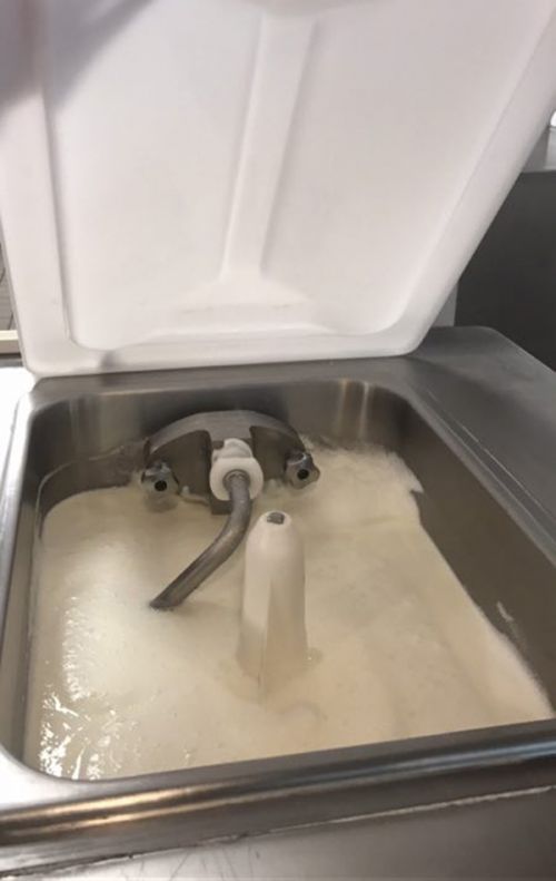 上海突檢麥當勞冰淇淋 門店請示總部拒絕開箱 上海突檢麥當勞冰淇淋 門店請示總部拒絕開箱